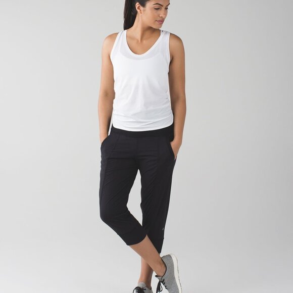 Lululemon In Flux Crop Pants Black Size 6 - Picture 1 of 9